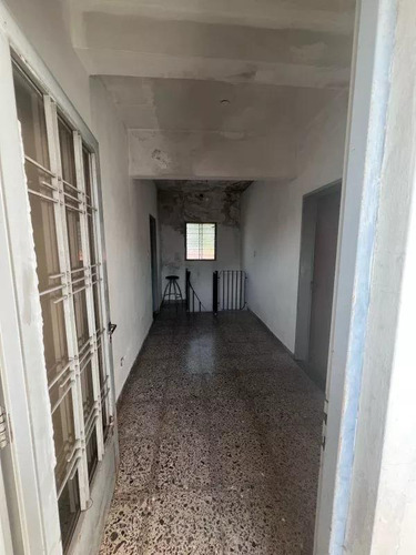 Casa En Venta - 6 Dormitorios 3 Baños - Cochera - 500mts2 - Billinghurst