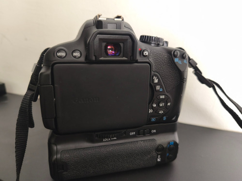 Canon T4i + Lente 18.135 Câmera Nova Apenas 12 Mil Clics Preto (Usado)