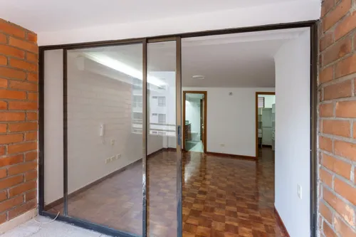 Apartamento En Venta En Conquistadores. Cod V21453