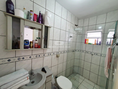 Sobrado Com Piscina. Possui 3 Dormitórios, 3 Banheiros, Cozinha, Sala, Garagem Fechada E Área De Lazer. - 4370