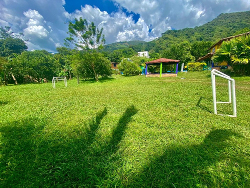 Imagen 4 de 11 de Finca En Sopetran - Piscina + 2 Cabañas + 2 Kioskos + Parque Infantil + Amplia Zona Verde En Sector Alta Valorización (5 Min Del Parque)