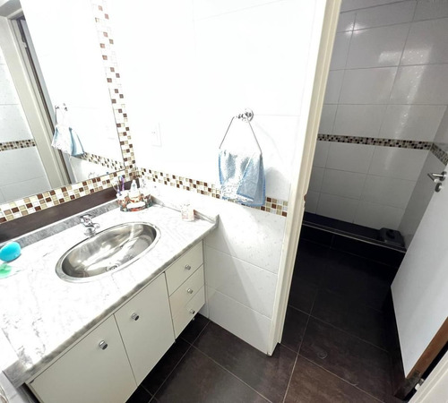 Venta De Departamento Con Galpon En Pompeya