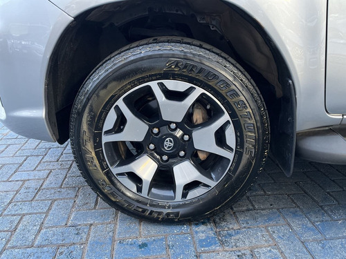 Imagem 7 de 13 de Toyota Hilux Cabine Dupla 2.8 Tdi Cd Srx 50th 4x4 (aut)