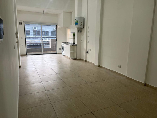 Venta Caseros Amplio Monoambiente Bajas Expensas