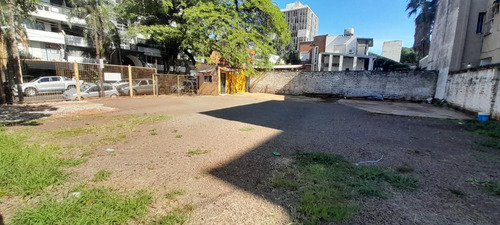 Lote Centrico En Esquina Para Desarrollo Constructivo