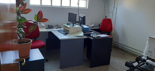Alquiler Deposito 1286mts2 Con Oficinas Refaccionadas A Nuevo, Salida A Dos Calles