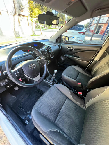 Toyota Etios 1.5 Sedan Xs