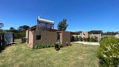 Imagen 15 de 19 de Casa En Barrancas De San Benito Country Club Chapadmalal Hermosa Para 4 Personas Con Parrilla Y Pileta Pequeña