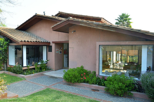 Casa En Venta De 5 Dorm .san Carlos Apoquindo Las Condes