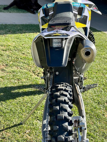 Imagen 5 de 8 de Husqvarna Fe 250 2017 (rodada Dic 2019 Comprobable)