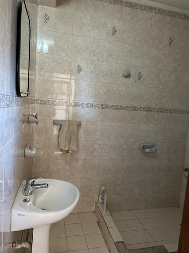Oport! Venta Casa 4 Dorm, Quincho, Garaje, Patio - Ing. Grun