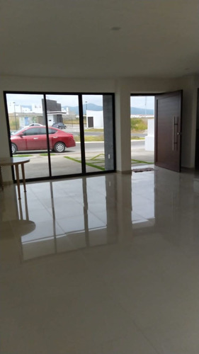 Imagen 7 de 18 de 3 Hermosas Casas En Juriquilla San Isidro, Roof Garde, Pasil