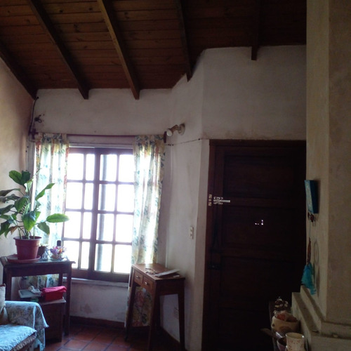 Casa En San Miguel Tipo Chalet De Tejas Francesas