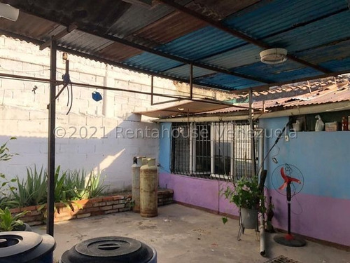 Imagen 8 de 18 de Casa Comercial Centro Barquisimeto, Todos Los Servicios, Excelente Ubicación, Para Uso Comercial O Residencia. Inf. 0424-5620928 Flex 22-11804 Z25
