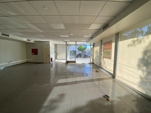 Cuevas/barrio Cívico Comercial/amplia Factibilidad Comercial