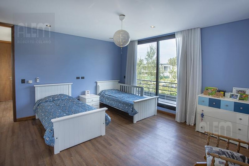 Imagen 19 de 30 de Hermosa Casa En St Thomas Este | Aceptaría Permuta