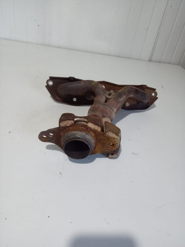 Multile De Escape Yaris 10-15 (Usado)