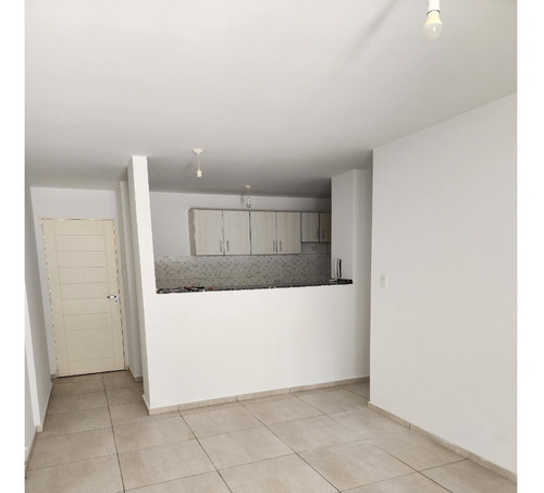 Imagen 3 de 13 de Vendo Departamento 2 Dormitorios, 2 Baños, Patio, Terraza Con Pileta B° A. Alberdi