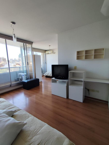 Amplio Monoambiente En Alquiler Con Balcon Y Amenities, Colegiales. E-furio.