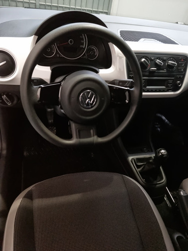 Imagen 14 de 15 de Volkswagen Up! 2017 1.0 High Up! 75cv 3 P