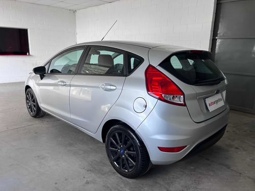 Imagen 6 de 25 de Ford Fiesta Kinetic Design 2018 1.6 Se