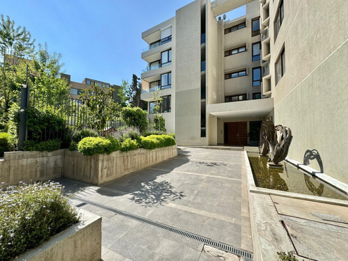 En Primer Piso, Con Jardín Y Vista A Verde Con Conectividad