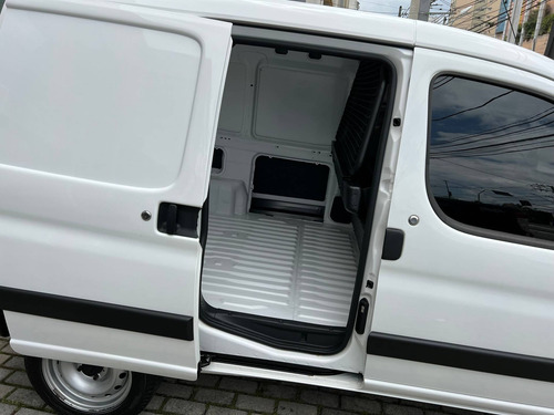 Imagem 10 de 11 de Peugeot Partner 1.6 Furgão 800kg 16v Flex 3p Manual