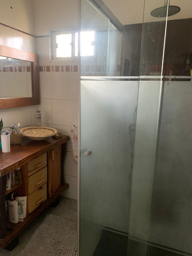 Se Vende Casa, 3 Dormitorios, Con Amplio Terreno, A 1 Cuadra De La Playa, En Lomas De Solymar. Ciudad De La Costa.