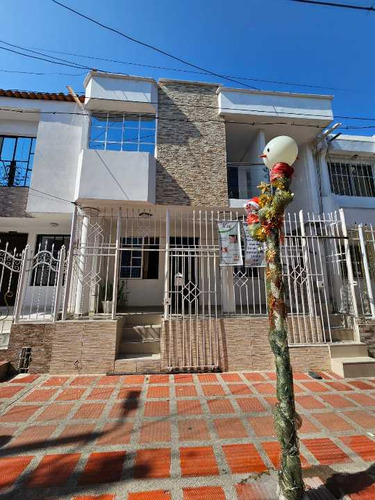 Se Vende Casa De Dos Niveles Barrio Ciudadela 20 De Julio