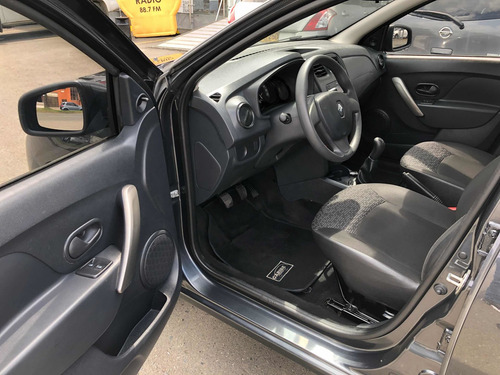 Renault Logan 2019 1.6 Expression / Life +