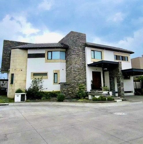 Exclusiva Casa En Venta - Residencial Hacienda San Antonio, Metepec