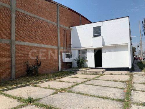 Renta De Bodega Zona Blvd.hermanos Serdan-15 De Mayo- La Libertad
