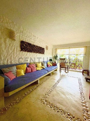 Hermoso Apartamento Con Vista Al Mar En El Condominio Isla Marina