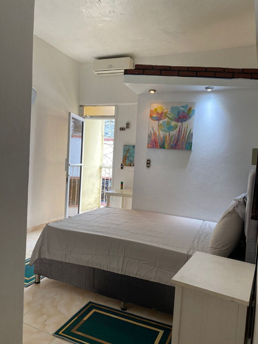 Alquiler Apartamento Estudio Amueblado Con Balcón En La Zona Colonial, Santo Domingo