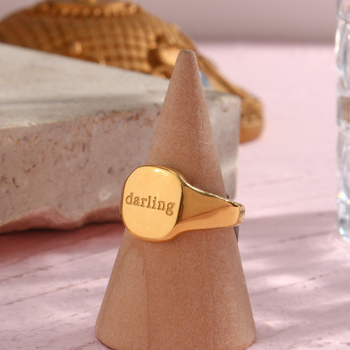 Joyas Chapadas En Oro De 18 Quilates Con Anillo Con Letra In