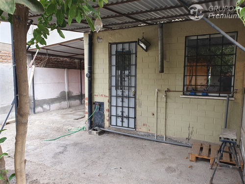 Casa En Venta De 2 Dorm 1b En Pudahuel
