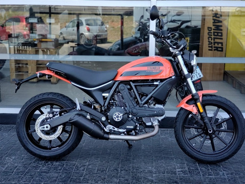 Imagen 1 de 25 de Ducati Scrambler Sixty2 - No Triumph, No Royal Enfield! Gf