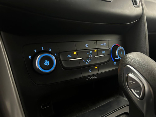Ford Focus 2.0 SE PLUS 16V FLEX 4P POWERSHIFT