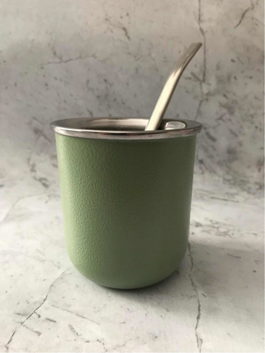 Imagen 2 de 6 de Mate De Acero + Bombilla Colores Lisos