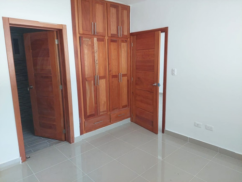 Imagen 6 de 13 de Apartamento 2 Habitaciones, Carretera Mella Frente A Lucerna