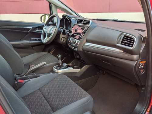 Imagen 5 de 7 de Honda Fit 2016 Versión Fun 6 Velocidades Royalmotors