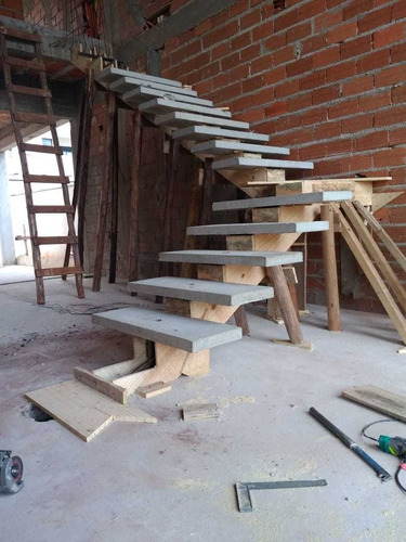 Imagem 2 de 5 de Escadas Pré Moldadas De Concreto