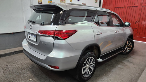 Imagen 4 de 25 de Toyota Sw4 Srx 2020 At 2.8 At 4x4 Smart Garage