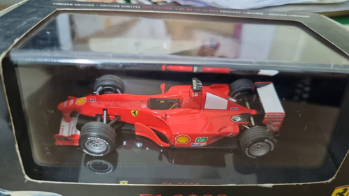 Ferrari F2000 Schumacher Campeon 1/43 Hot Wheels