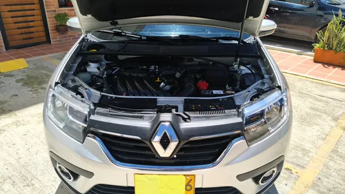 Renault Logan 1.6 Privilege / Intens