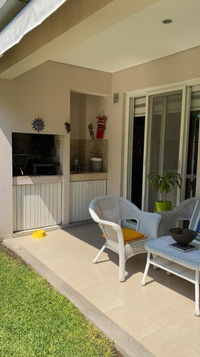 Venta De Excelente Departamento En Chateau El Palmar Nordelta Con Jardín Y Pileta Propio.