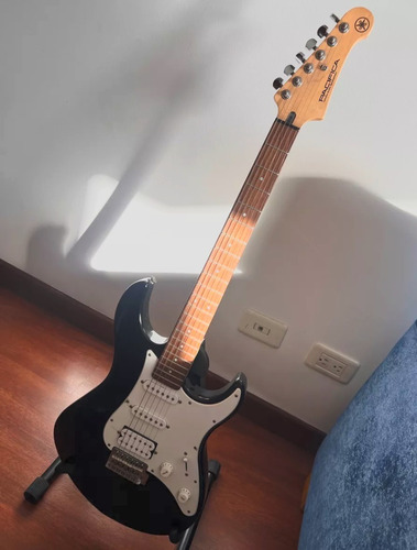 Guitarra Electrica Yamaha Pac112j Y Amp Fender Mustang Lt25