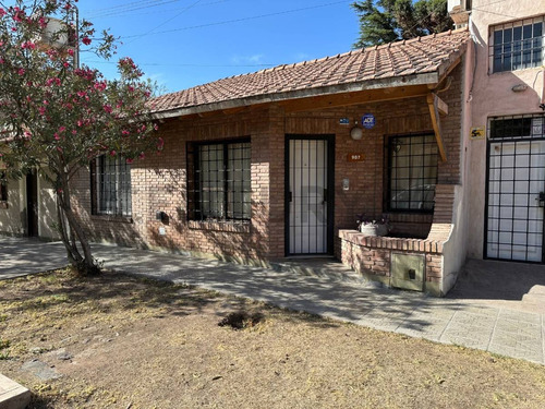 Venta De Casa. Barrio Jardín Trapiche.