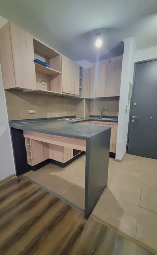 Arriendo Depto 2 Ambientes 1d-1b Calle Con-con / Ecuador
