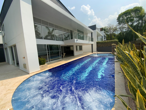 La Casa Más Hermosa De San Jerónimo Con Piscina Privada. En Parcelación!